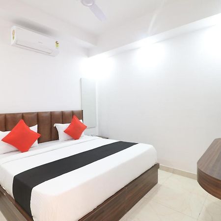 Hotel King Plaza Yeni Delhi Dış mekan fotoğraf