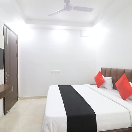Hotel King Plaza Yeni Delhi Dış mekan fotoğraf