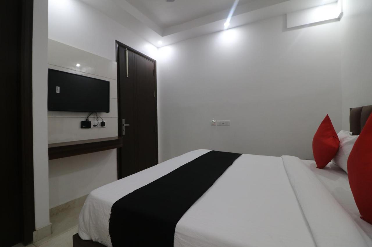 Hotel King Plaza Yeni Delhi Dış mekan fotoğraf