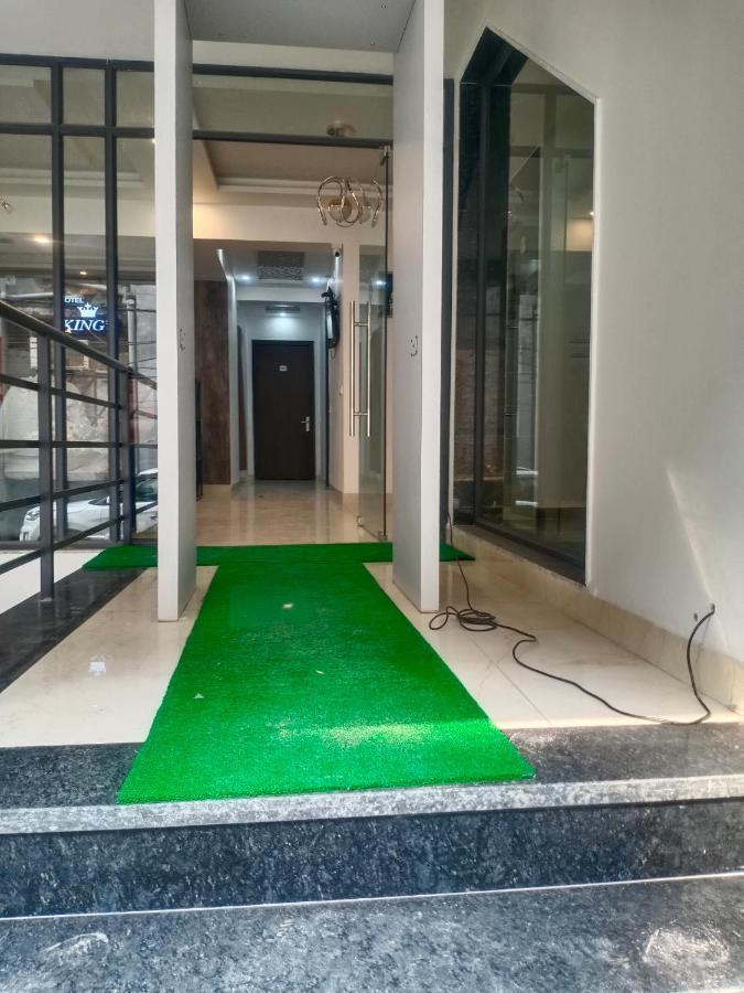 Hotel King Plaza Yeni Delhi Dış mekan fotoğraf
