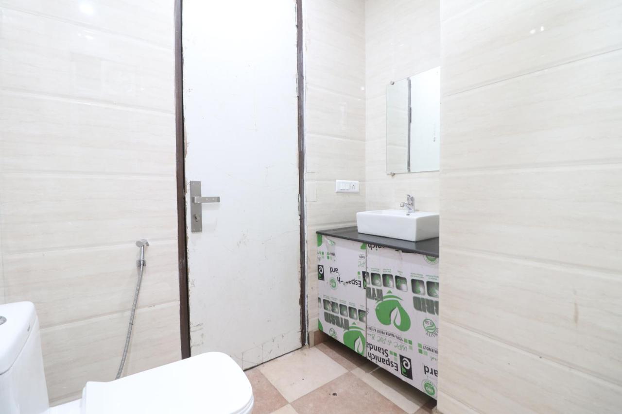 Hotel King Plaza Yeni Delhi Dış mekan fotoğraf
