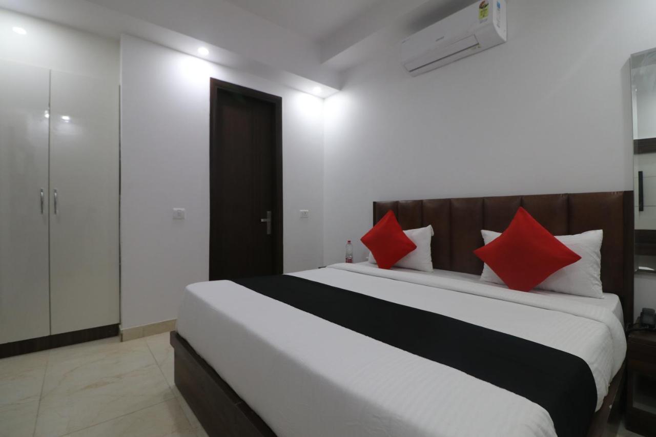 Hotel King Plaza Yeni Delhi Dış mekan fotoğraf