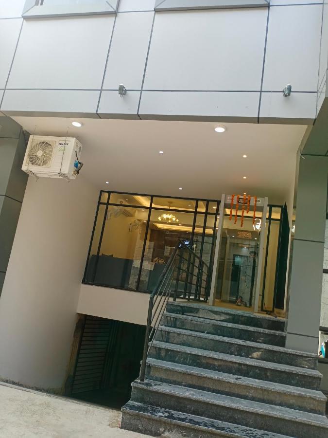 Hotel King Plaza Yeni Delhi Dış mekan fotoğraf