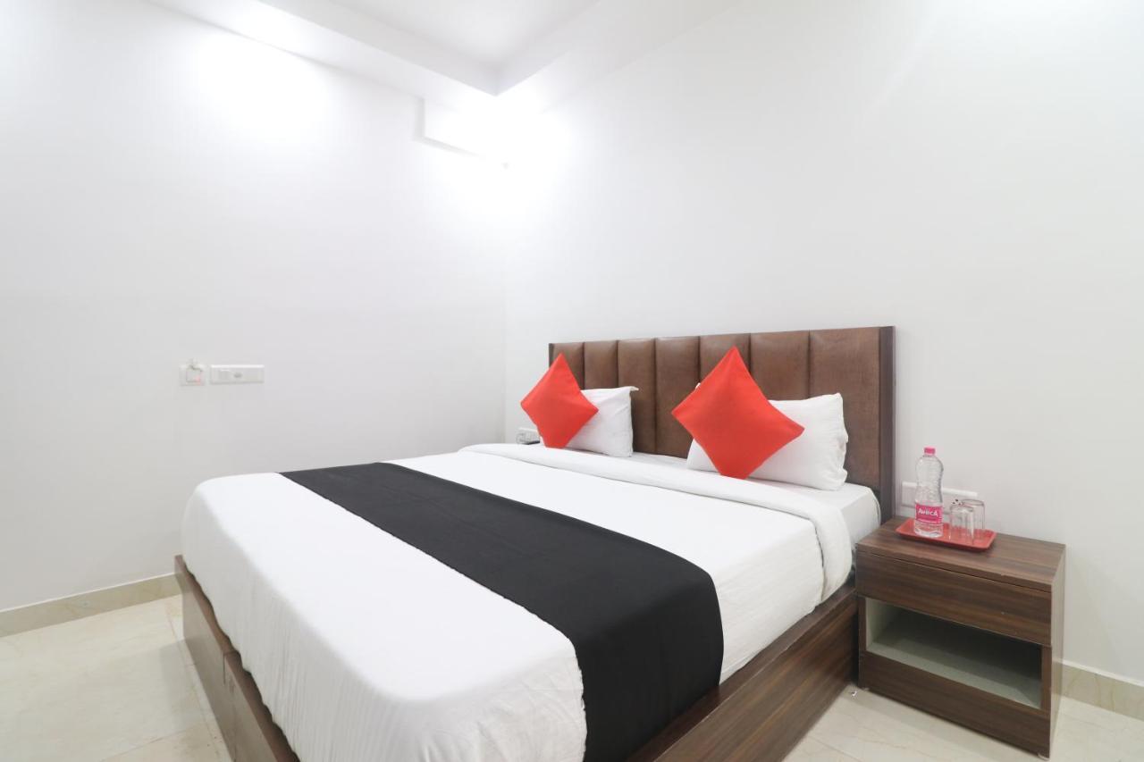Hotel King Plaza Yeni Delhi Dış mekan fotoğraf